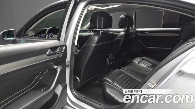 Volkswagen Passat GT (B8) 2.0 TDI Prestige 2022 — фото 26