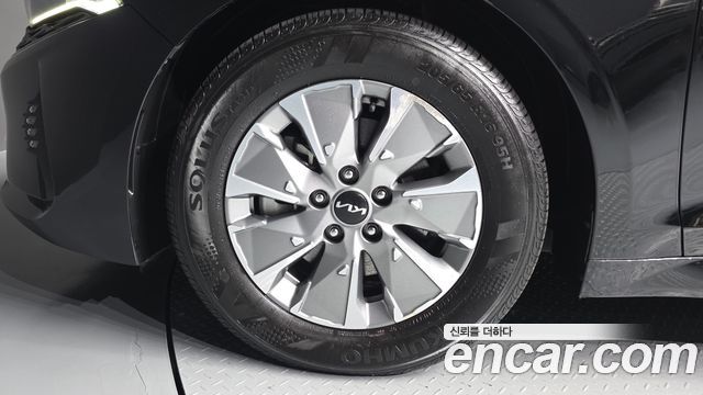 Kia K5 Hybrid (III) Trendy 2023 — фото 5