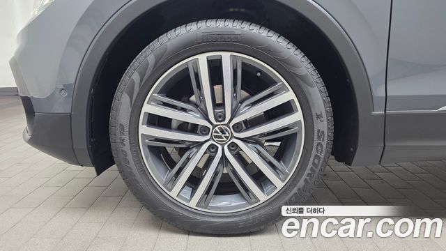 Volkswagen Tiguan (II) 2.0 TDI Prestige 2023 — фото 5