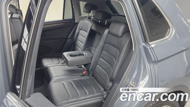 Volkswagen Tiguan (II) 2.0 TDI Prestige 2023 — фото 12