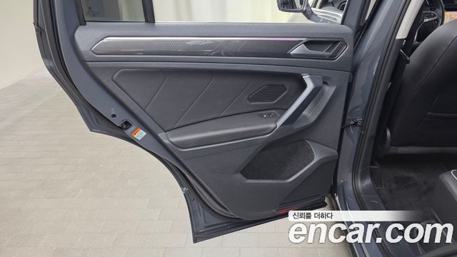Volkswagen Tiguan (II) 2.0 TDI Prestige 2023 — фото 25