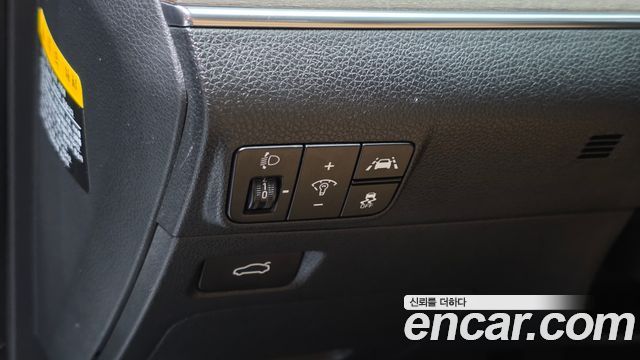 Kia K5 (III) 2.0 Noblesse 2020 — фото 35
