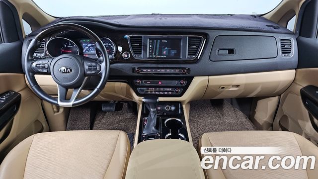 Kia Carnival 9-Seater Prstige 2019 — фото 7