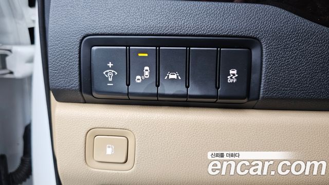 Kia Carnival 9-Seater Prstige 2019 — фото 12