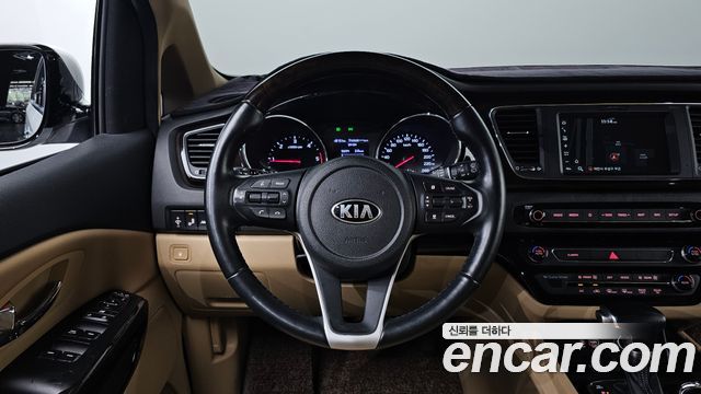 Kia Carnival 9-Seater Prstige 2019 — фото 13