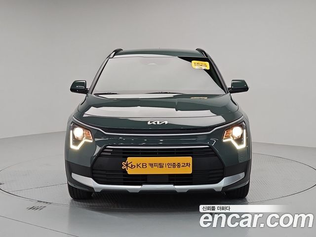 Kia Niro Prestige 2024 — фото 1