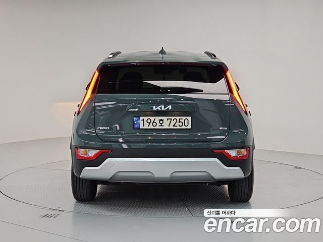 Kia Niro Prestige 2024 — фото 3