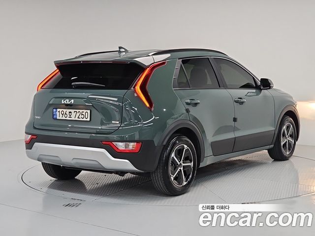 Kia Niro Prestige 2024 — фото 4