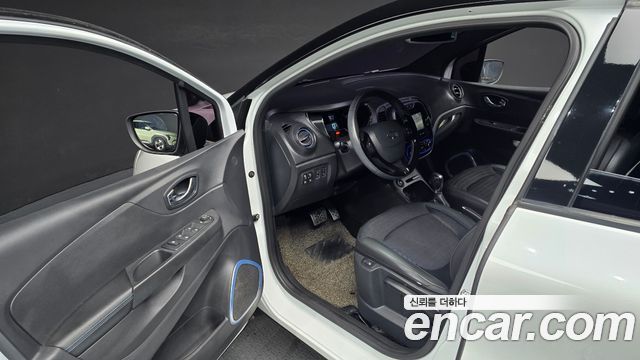 Renault Korea QM3 RE Signature 2017 — фото 11