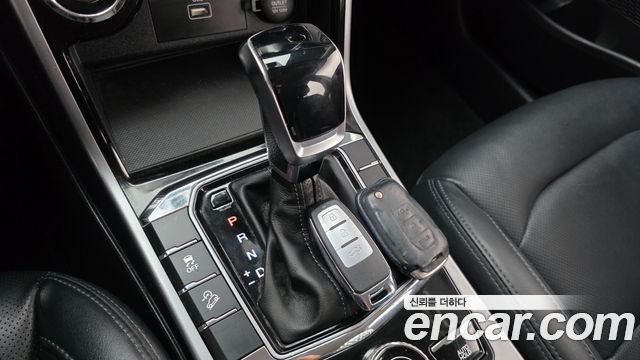 KG Mobility (SsangYong) Beautiful Korando Gasoline 1.5 2WD C5 Plus 2022 — фото 9