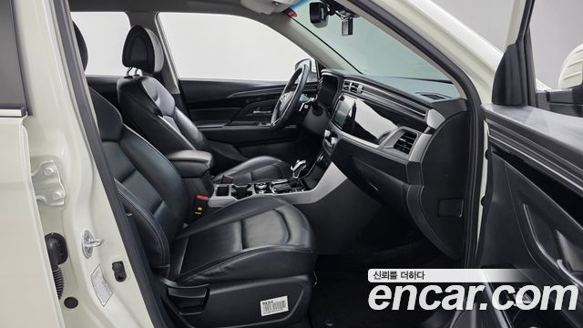 KG Mobility (SsangYong) Beautiful Korando Gasoline 1.5 2WD C5 Plus 2022 — фото 26