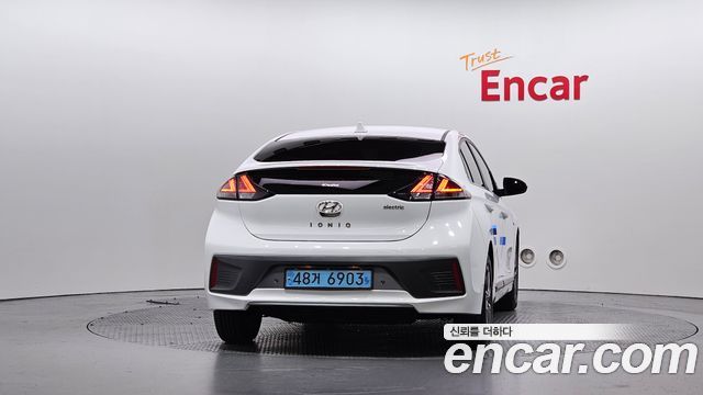 Hyundai Ioniq Electric Q 2020 — фото 4