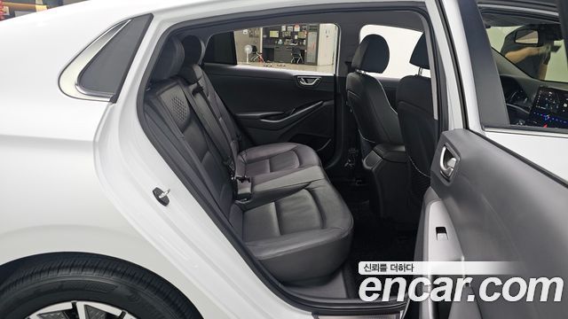 Hyundai Ioniq Electric Q 2020 — фото 12