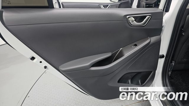 Hyundai Ioniq Electric Q 2020 — фото 25