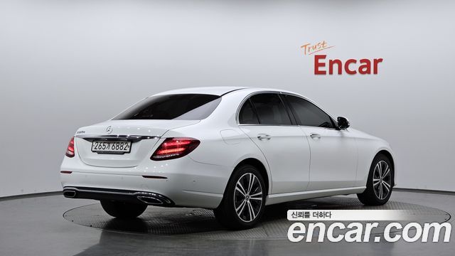 Mercedes-Benz E-Class (W213) E220d Avantgarde 2020 — фото 2