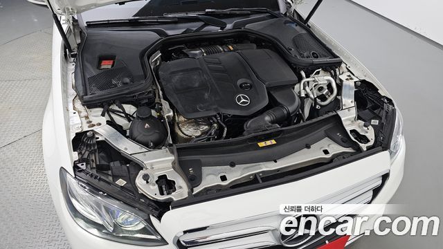 Mercedes-Benz E-Class (W213) E220d Avantgarde 2020 — фото 6
