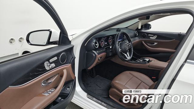 Mercedes-Benz E-Class (W213) E220d Avantgarde 2020 — фото 10