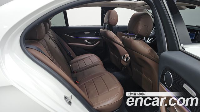 Mercedes-Benz E-Class (W213) E220d Avantgarde 2020 — фото 16