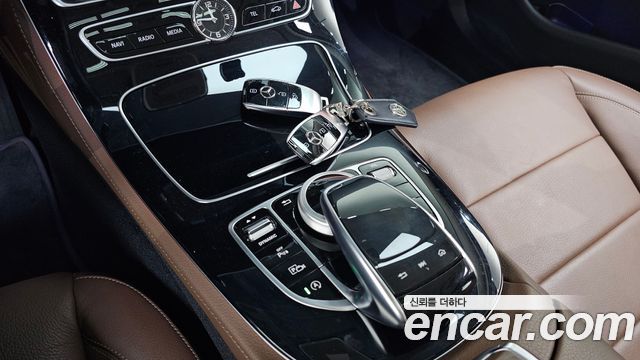 Mercedes-Benz E-Class (W213) E220d Avantgarde 2020 — фото 33