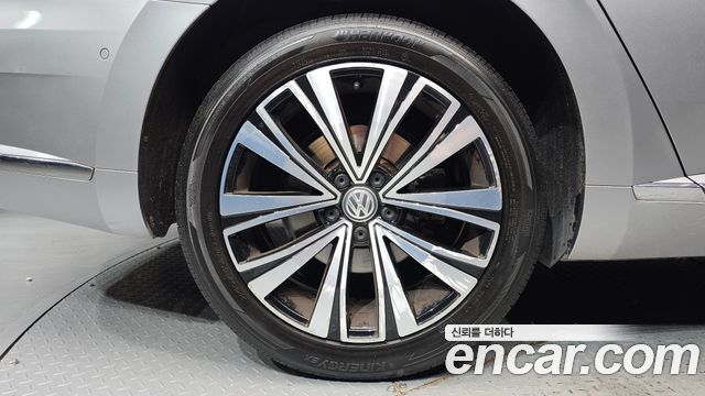 Volkswagen Arteon 2.0 TDI Premium 2019 — фото 5