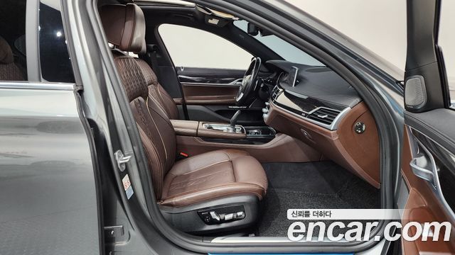 BMW 7 Series (G11) 730d xDrive M Sport 2018 — фото 11