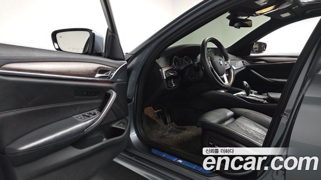 BMW 5 Series (G30) 530i xDrive M Sport Package Plus 2018 — фото 10