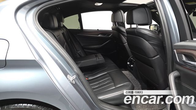 BMW 5 Series (G30) 530i xDrive M Sport Package Plus 2018 — фото 11