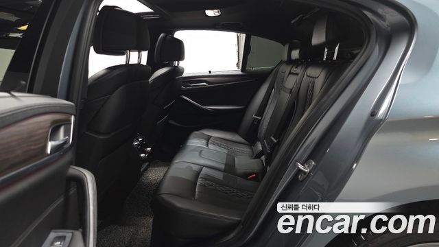 BMW 5 Series (G30) 530i xDrive M Sport Package Plus 2018 — фото 12