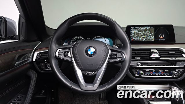 BMW 5 Series (G30) 530i xDrive M Sport Package Plus 2018 — фото 13