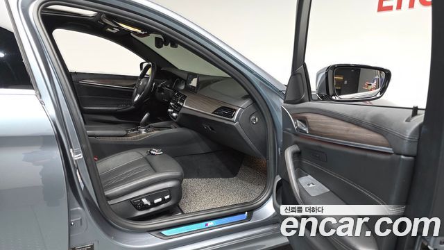 BMW 5 Series (G30) 530i xDrive M Sport Package Plus 2018 — фото 26