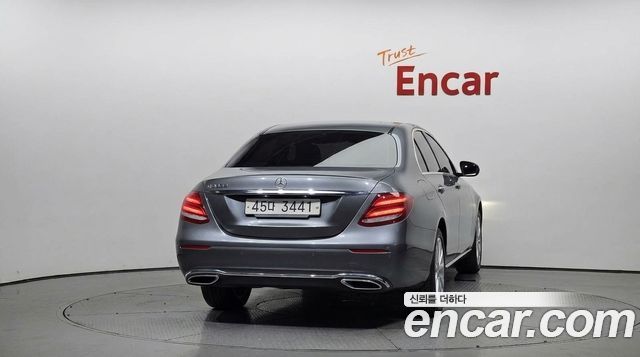 Mercedes-Benz E-Class (W213) E220d Exclusive 2018 — фото 4