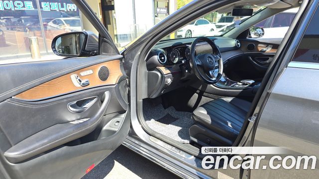 Mercedes-Benz E-Class (W213) E220d Exclusive 2018 — фото 10