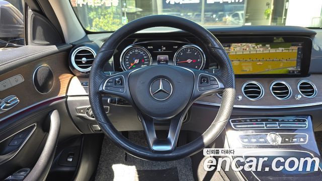 Mercedes-Benz E-Class (W213) E220d Exclusive 2018 — фото 13