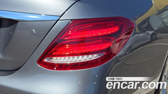 Mercedes-Benz E-Class (W213) E220d Exclusive 2018 — фото 23
