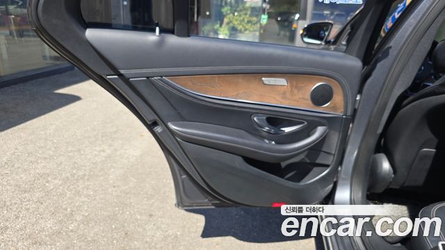 Mercedes-Benz E-Class (W213) E220d Exclusive 2018 — фото 25