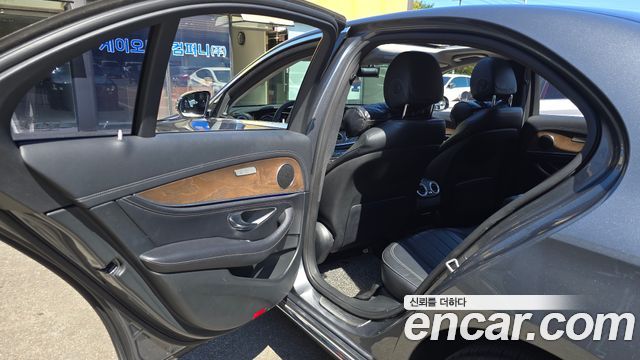 Mercedes-Benz E-Class (W213) E220d Exclusive 2018 — фото 26