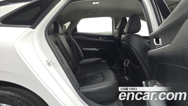 Kia K5 (III) 2.0 Prestige 2023 — фото 12