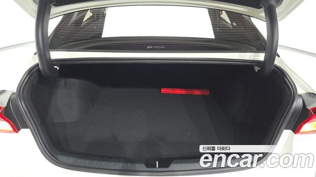 Kia K5 (III) 2.0 Prestige 2023 — фото 20
