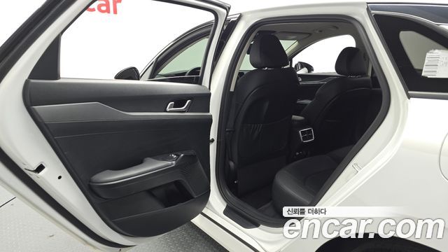 Kia K5 (III) 2.0 Prestige 2023 — фото 26