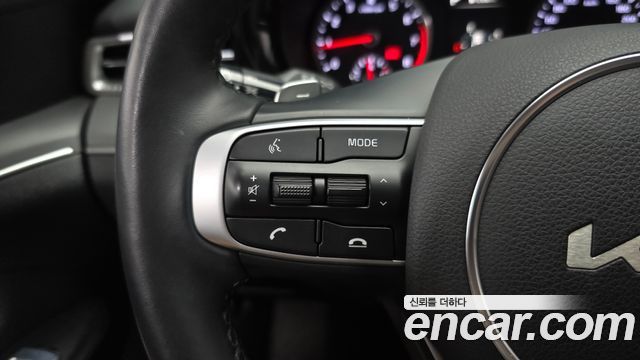 Kia K5 (III) 2.0 Prestige 2023 — фото 31