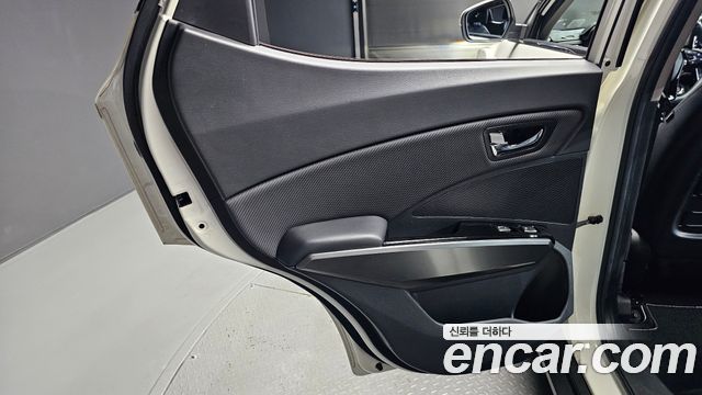 KG Mobility (SsangYong) Very New Tivoli Gasoline 1.5 2WD V7 2023 — фото 25