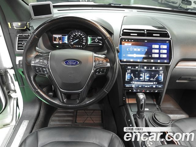 Ford Explorer 2.3 Limited 4WD 5th 2016 — фото 18