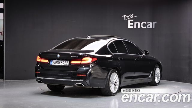 BMW 5 Series (G30) 530e Luxury 2021 — фото 2