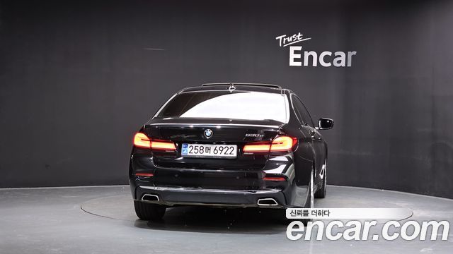 BMW 5 Series (G30) 530e Luxury 2021 — фото 4
