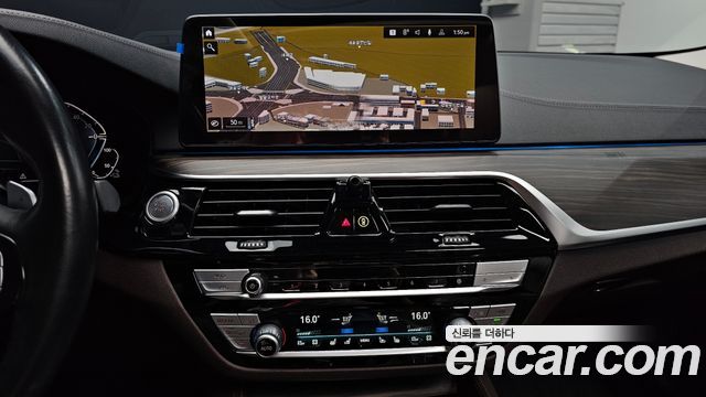BMW 5 Series (G30) 530e Luxury 2021 — фото 13