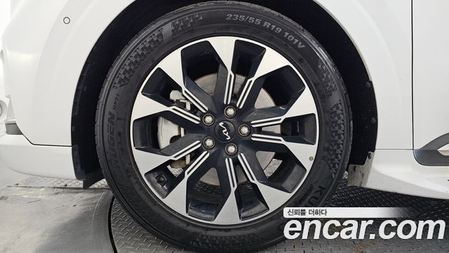 Kia Carnival (IV) Diesel 9-Seater Hi-Limousine Signature 2023 — фото 5