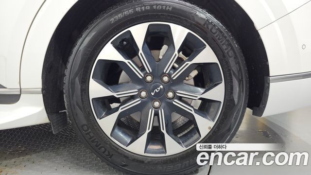 Kia Carnival (IV) Diesel 9-Seater Hi-Limousine Signature 2023 — фото 21