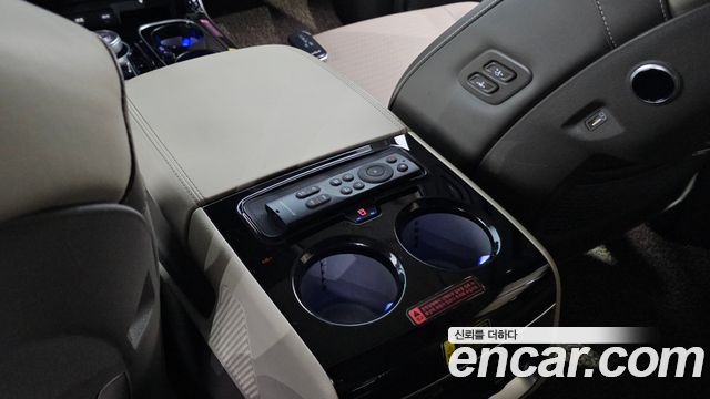 Kia Carnival (IV) Diesel 9-Seater Hi-Limousine Signature 2023 — фото 32
