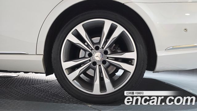 Mercedes-Benz E-Class (W212) E300 4MATIC Avantgarde 2015 — фото 21