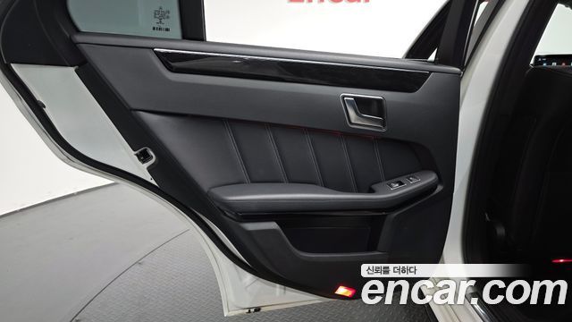 Mercedes-Benz E-Class (W212) E300 4MATIC Avantgarde 2015 — фото 25